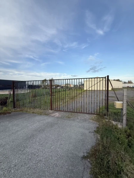 BATIMENT INDUSTRIEL 318m² / PEUJARD 33 3