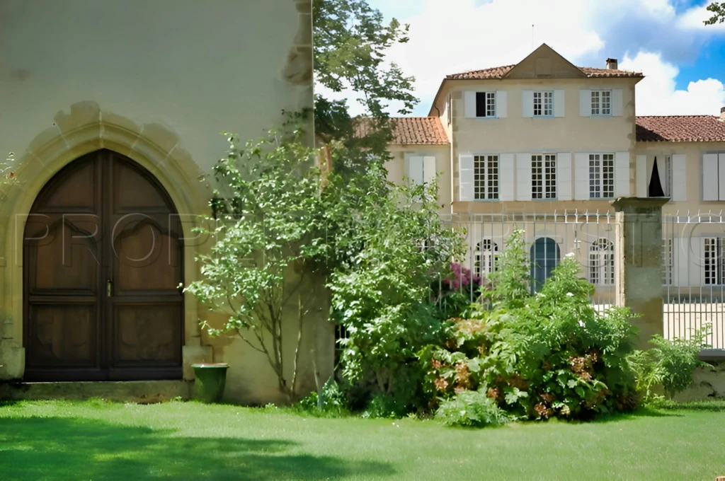 GERS CHATEAU XVIIIème 70 HA LAC 2 HA 11