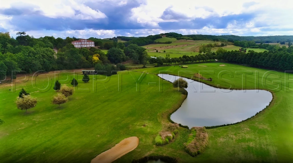 GERS CHATEAU XVIIIème 70 HA LAC 2 HA 13
