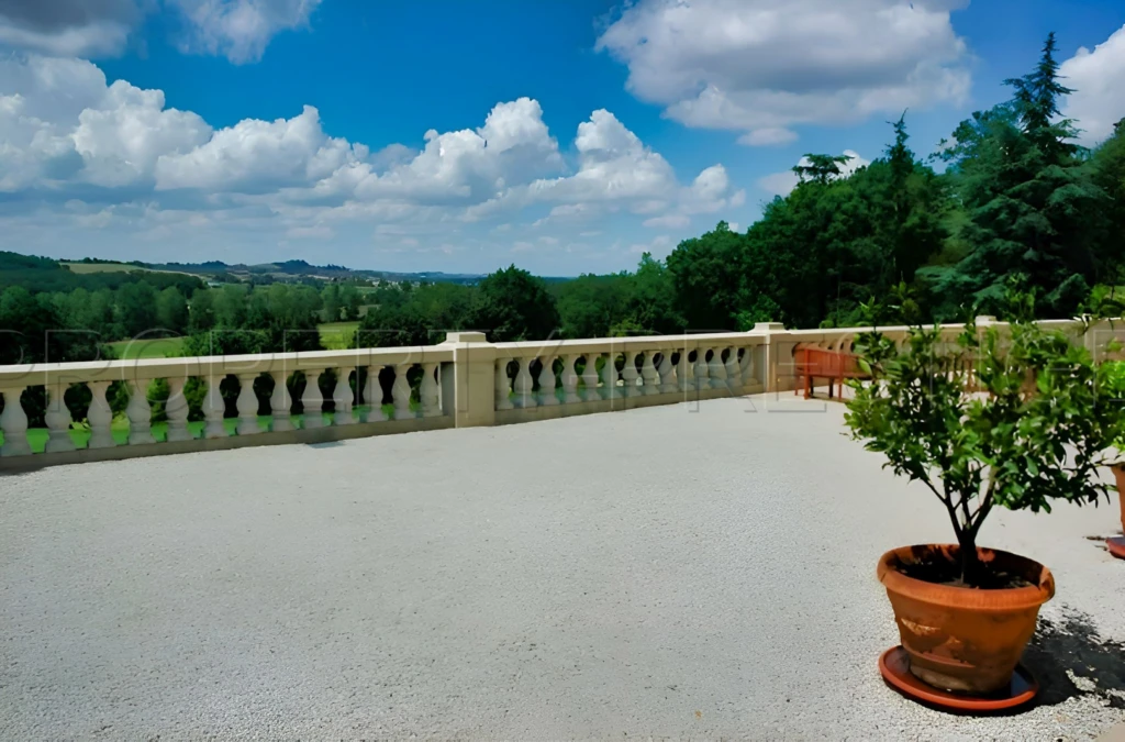 GERS CHATEAU XVIIIème 70 HA LAC 2 HA 4