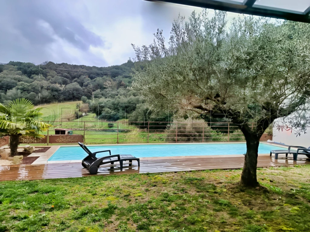 ARDECHE PROPRIETE DE CHARME 10 HA 1
