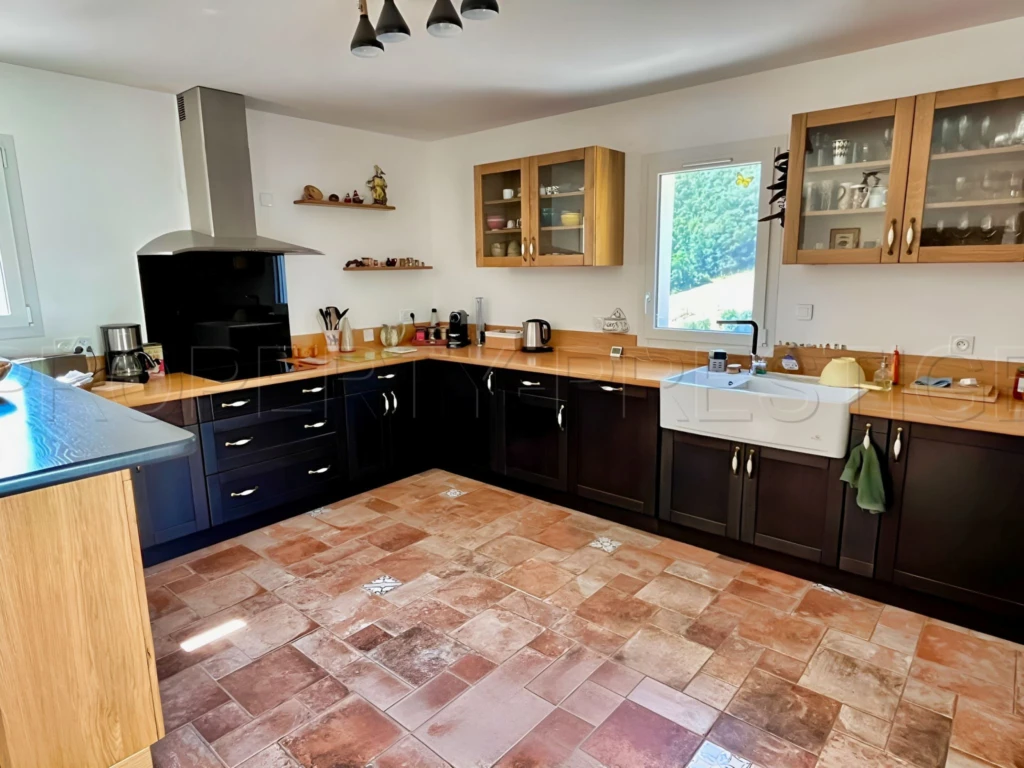 ARDECHE PROPRIETE DE CHARME 10 HA 3