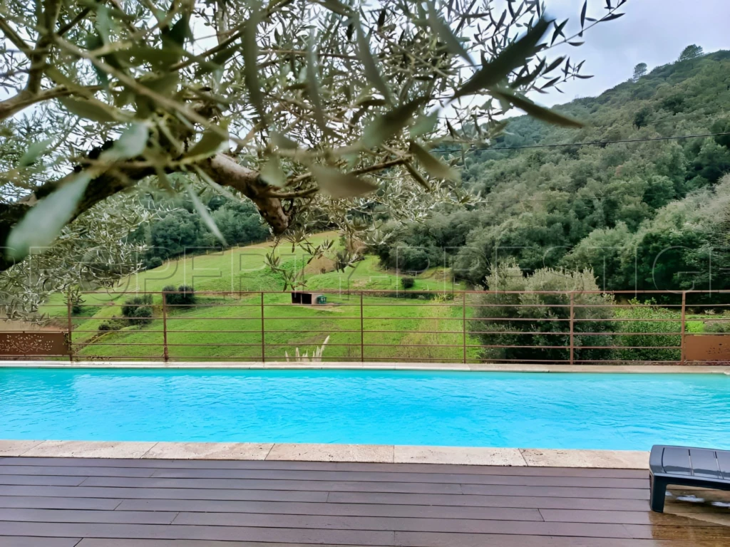 ARDECHE PROPRIETE DE CHARME 10 HA 7