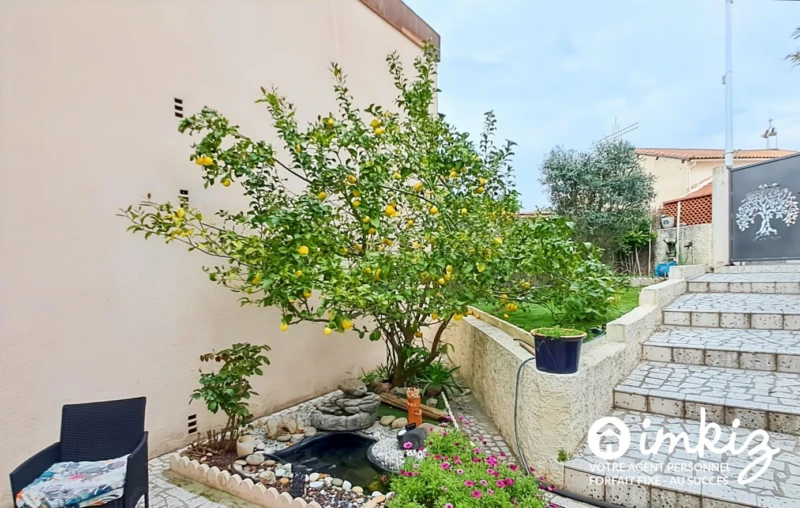Maison vue étang de Thau, piscine, jardin. 17