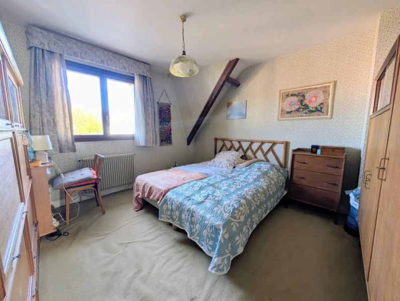 Maison familiale à Ormesson avec jardin et fort potentiel 15