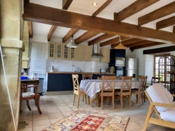GERS DOMAINE XVIIIème GITES 1,8HA 3