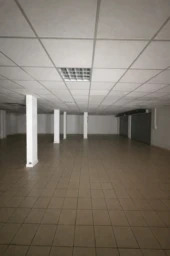 Local commercial – 580 m² – Saint-André (97440) 1