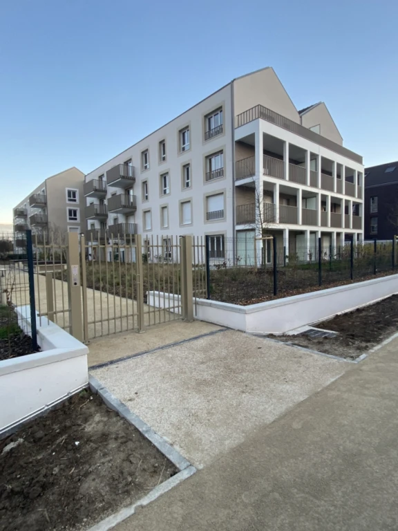 Place de parking extérieur à louer 1