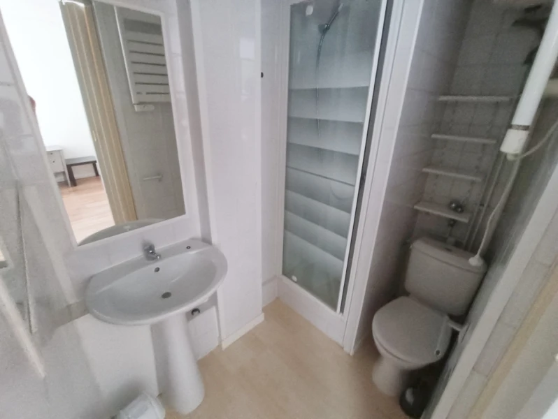 Studio meublé à deux pas de la gare 8