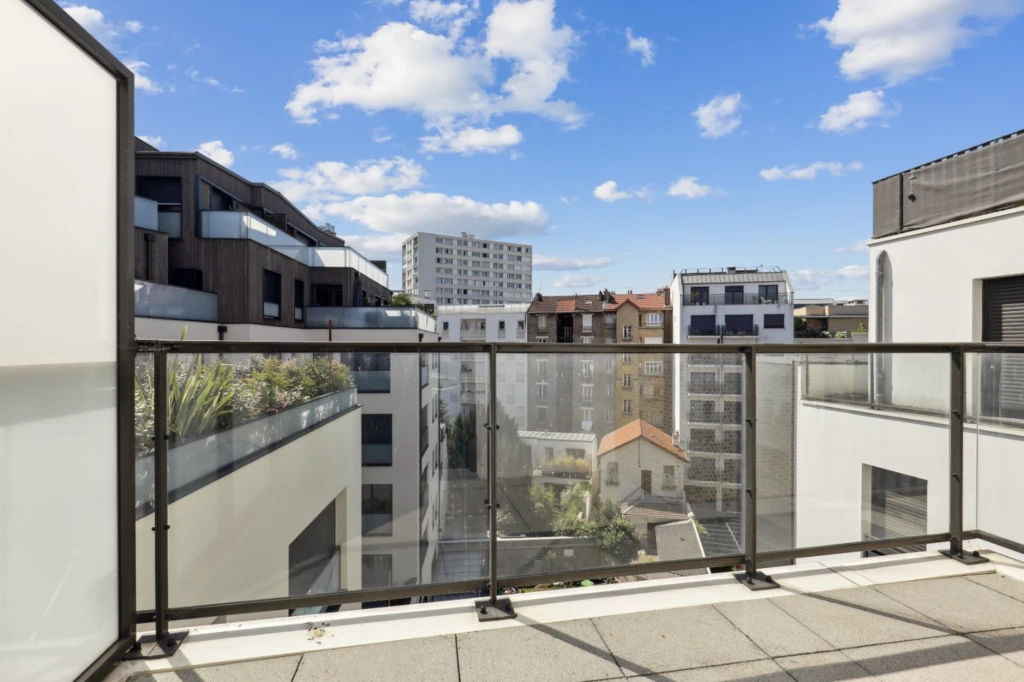 Duplex familial au dernier étage avec terrasses ! 2