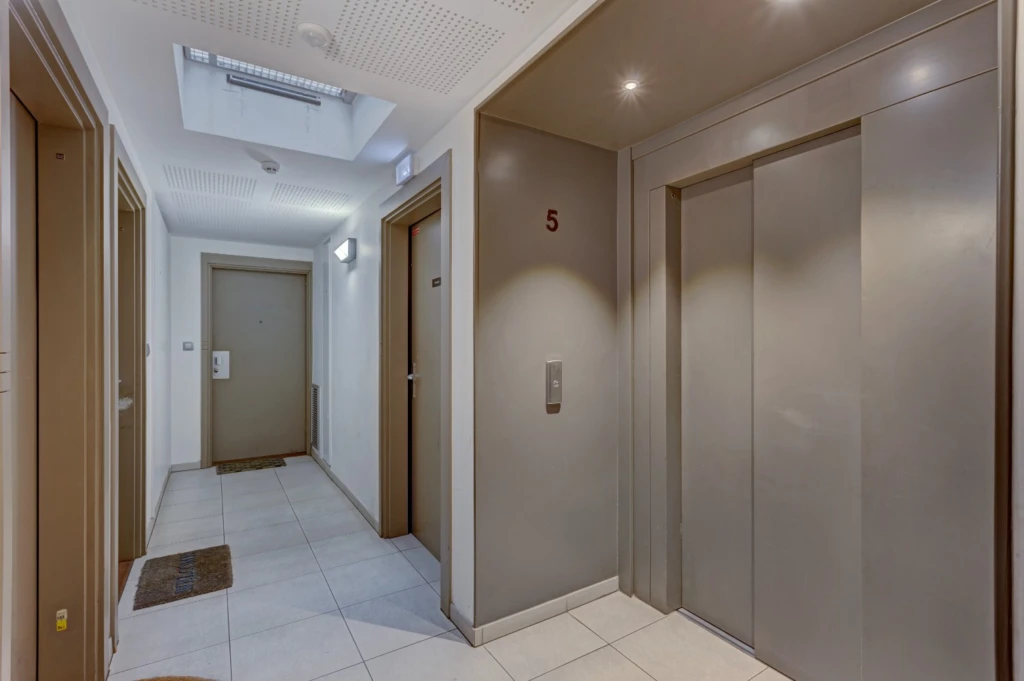 Duplex familial au dernier étage avec terrasse 16