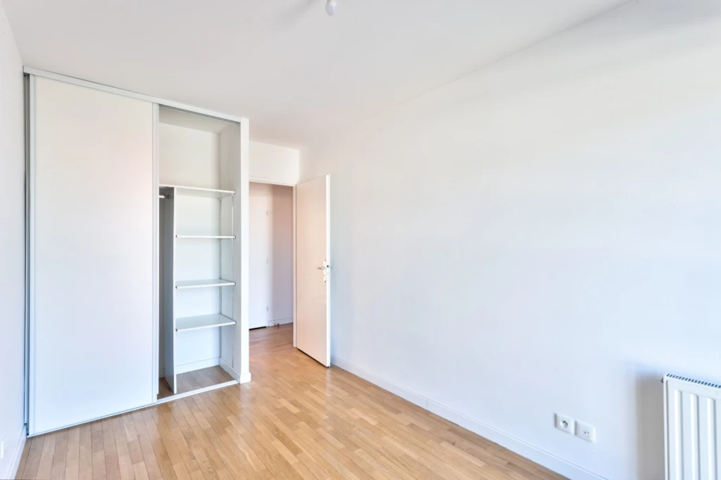 Appartement 3 pièces avec balcon plein Sud ! 9