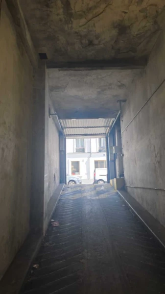 À louer – Double box sécurisé d'environ 18 m² 2