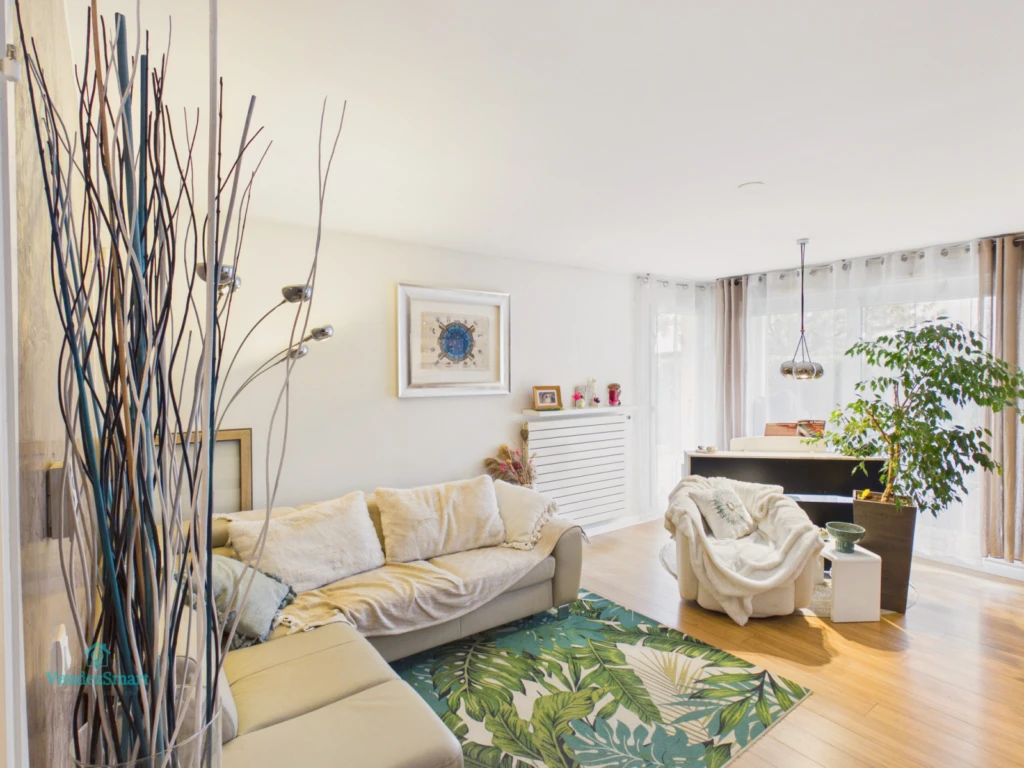 Superbe appartement avec grande terrasse proche de toutes les commodités 1