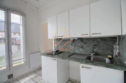 Studio de 20.82m² avec cave à rénover 2