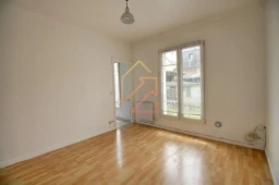 Studio de 20.82m² avec cave à rénover 3