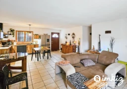 Maison de 2021, 3 chambres, avec piscine 3
