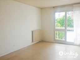 studio  33m2 avec loggia  isolée 1