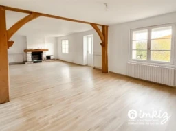 Maison de campagne de 7 pièces et hangar 1
