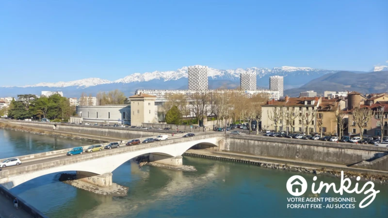 T5 de 89m² - immeuble classé avec vue Belledonne 1