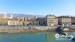 T5 de 89m² - immeuble classé avec vue Belledonne 2
