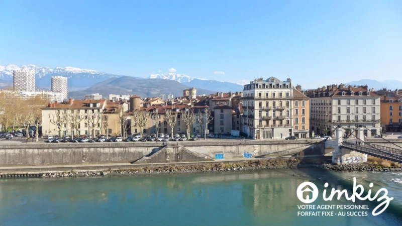 T5 de 89m² - immeuble classé avec vue Belledonne 2
