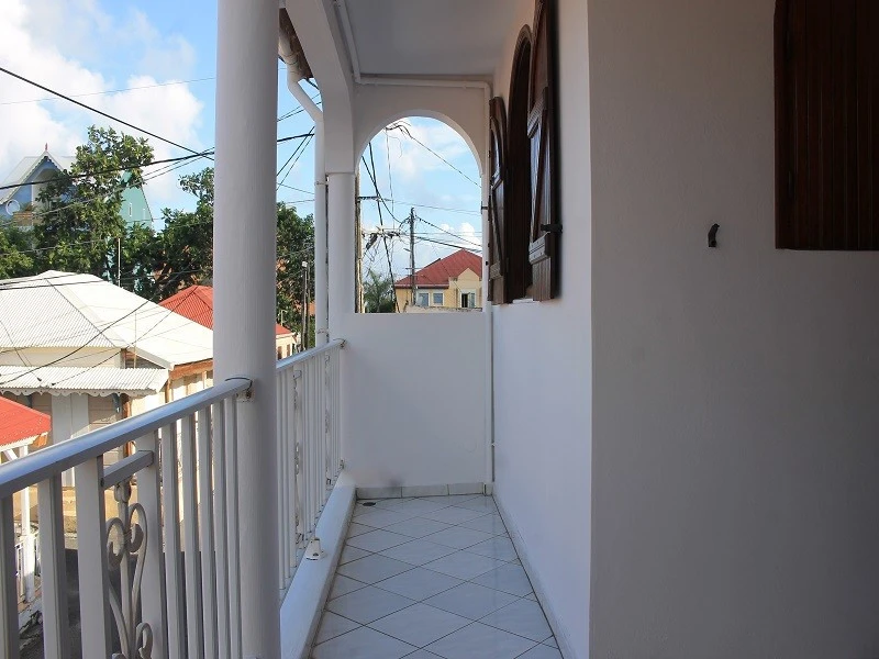 Appartement F3 Duplex Bourg Saint-François 10