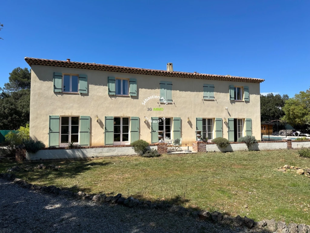 Spacieuse demeure de 9 pièces, 235m² 1