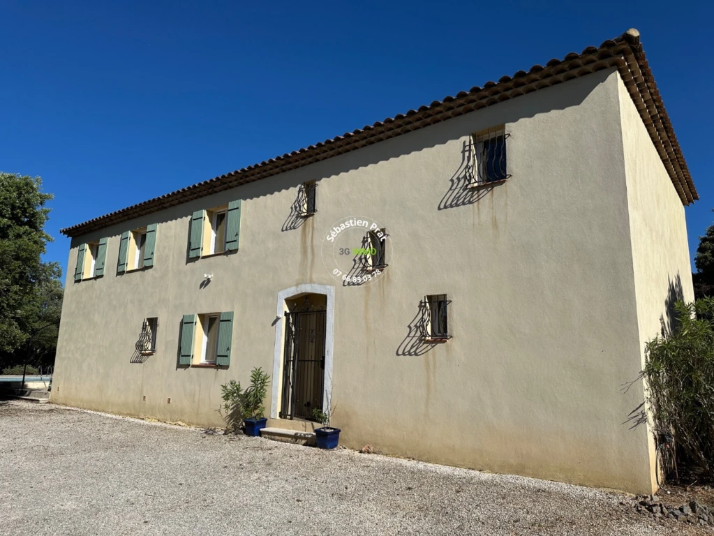 Spacieuse demeure de 9 pièces, 235m² 2
