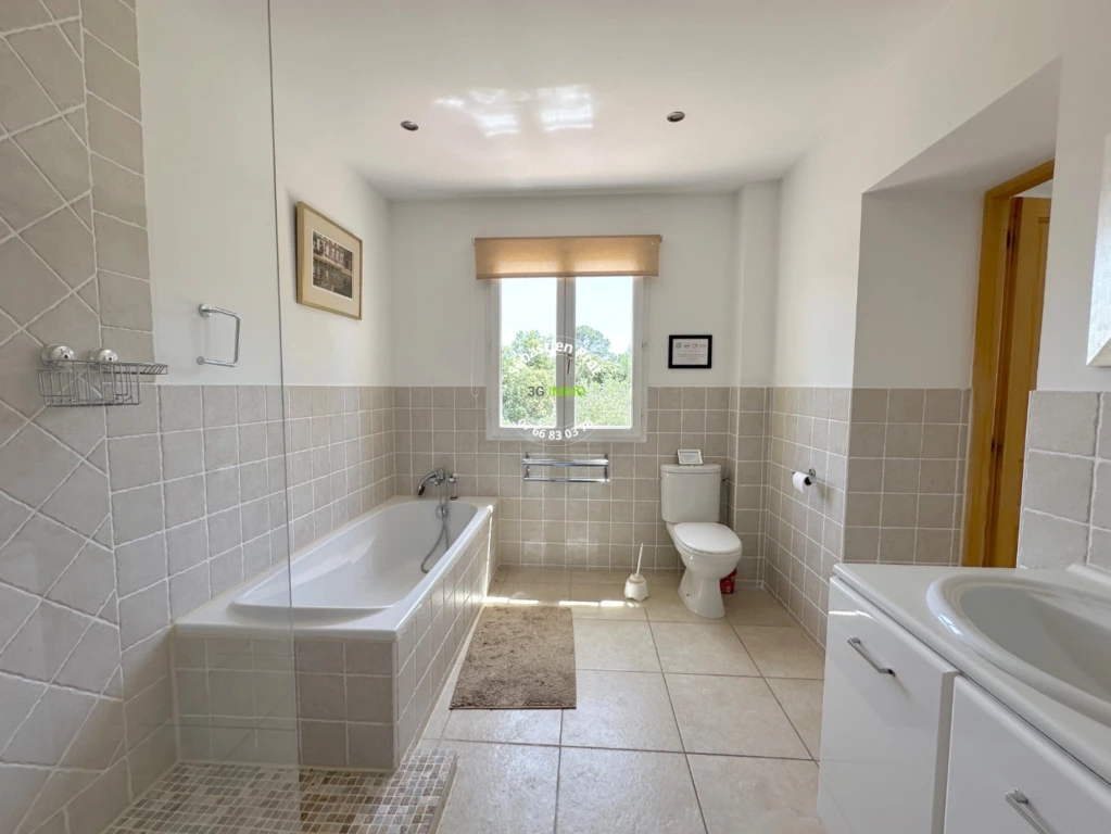 Spacieuse demeure de 9 pièces, 235m² 12