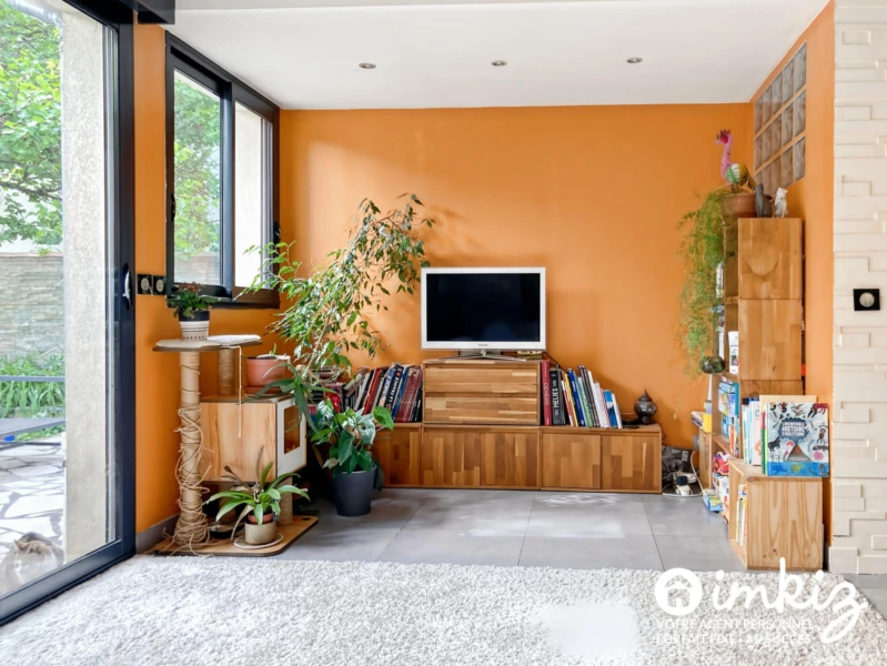 Maison familiale avec jardin, proche métro 5