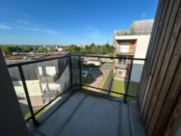 Studio 30m2 avec balcon & parking Quartier St-Jean 1