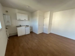 Studio 30m2 avec balcon & parking Quartier St-Jean 3