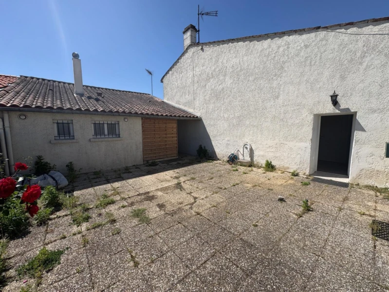 Maison ancienne, charme et potentiel 8