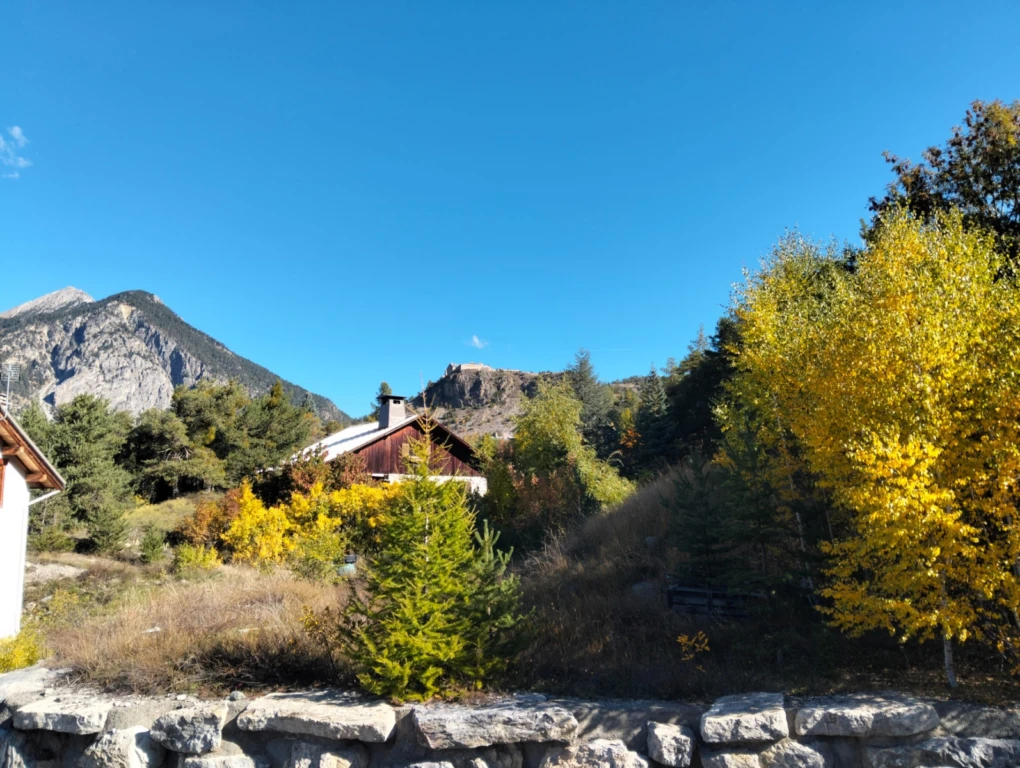Terrain constructible à Briançon -Viabilisé- 3