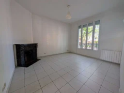 Appartement clé en main à deux pas du RER B 1