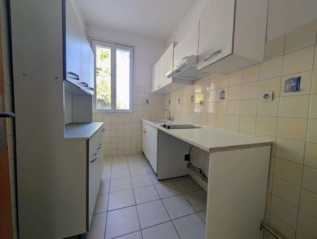 Appartement bon état à deux pas du RER B 3