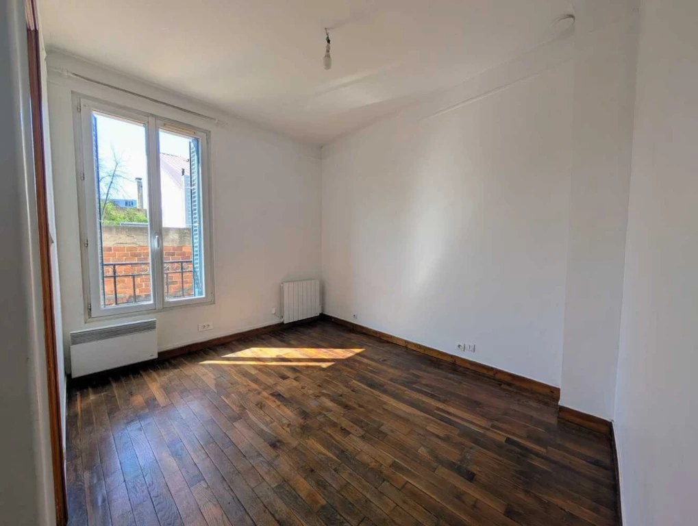 Appartement bon état à deux pas du RER B 4