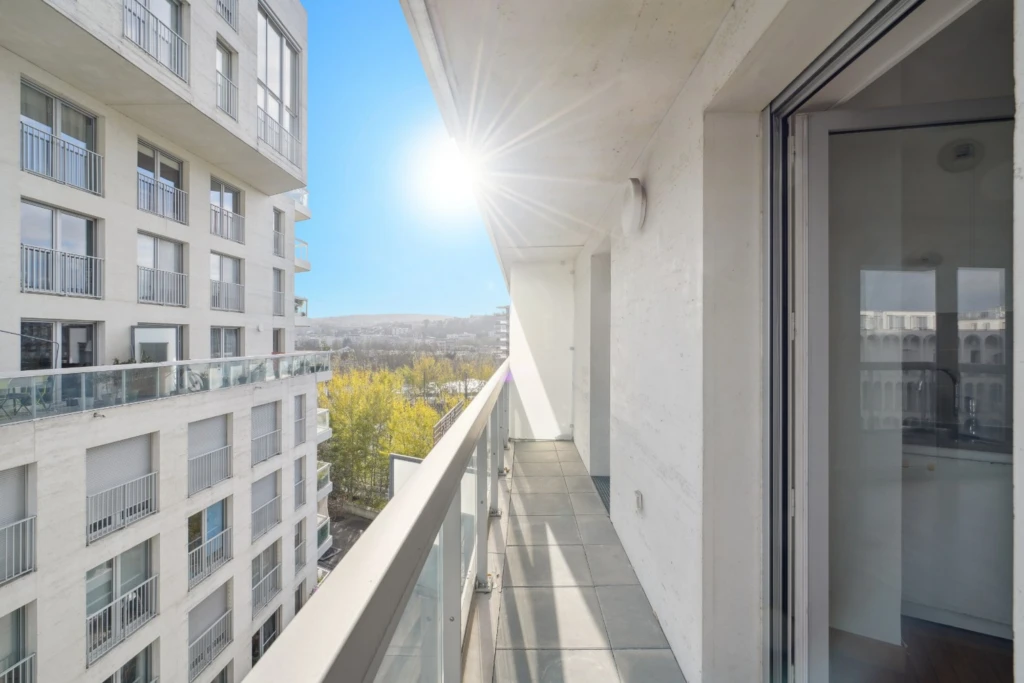 Appartement 2 pièces avec balcons - Boulogne 9