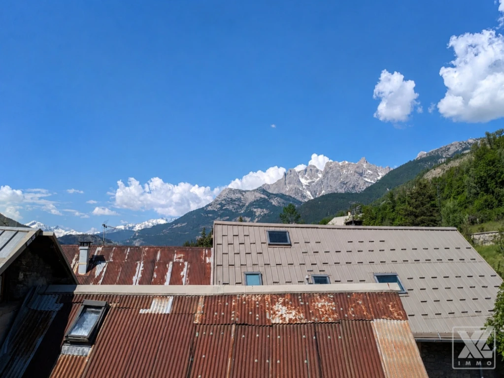 BRIANÇON – Joli T2 traversant de 51,79 m2 + Cave 8