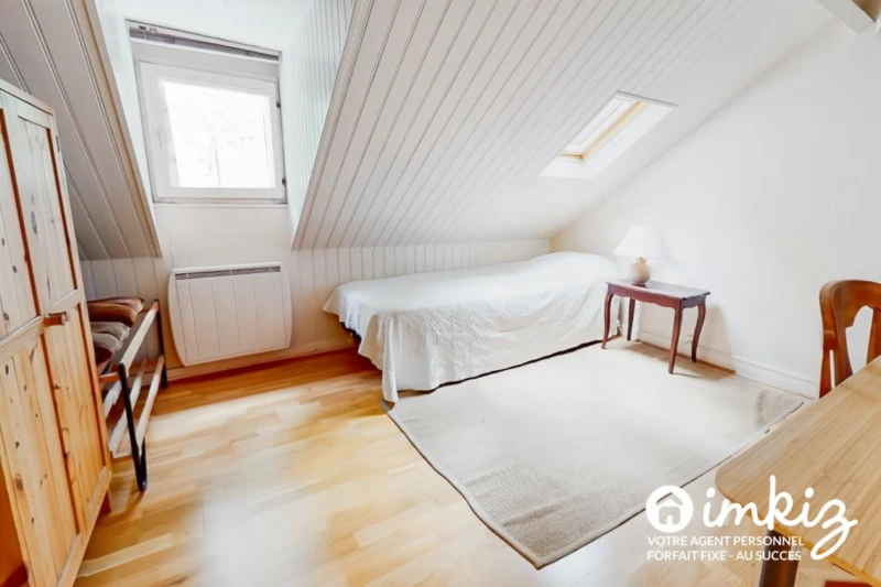 Duplex 137 m2 carrez (168m² sol) 5ch, Pl Alex. 1er 13