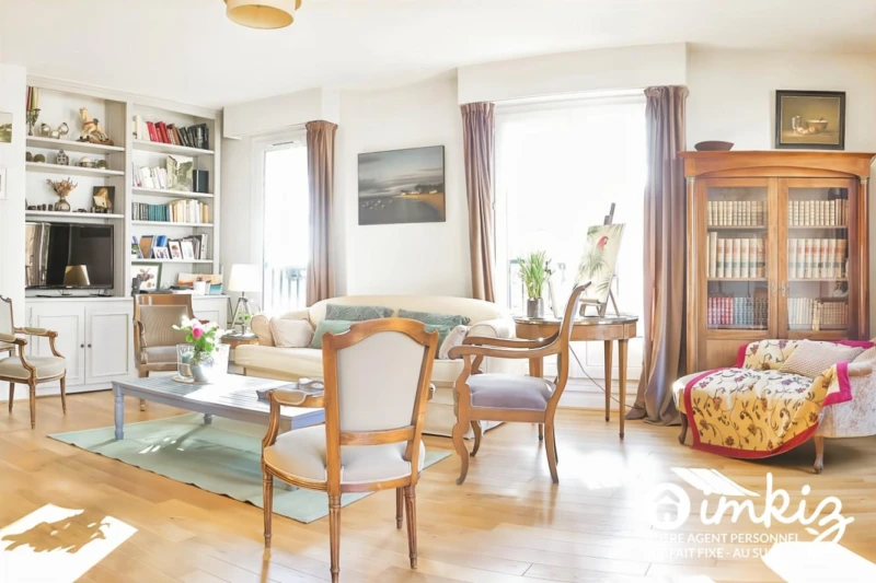Duplex 137 m2 carrez (168m² sol) 5ch, Pl Alex. 1er 3