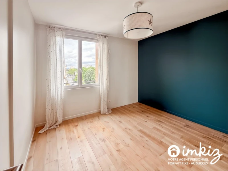 Dernier étage – 4 chambres – Résidence familiale 5