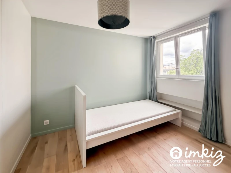 Dernier étage – 4 chambres – Résidence familiale 7