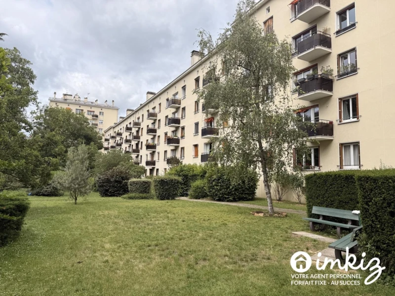 Dernier étage – 4 chambres – Résidence familiale 10