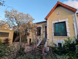 Maison d’habitation avec jardin, box, et ssol 1