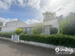 Maison familiale de plein pied avec jardin 1