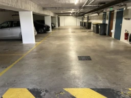 Place de parking 8 m² 3
