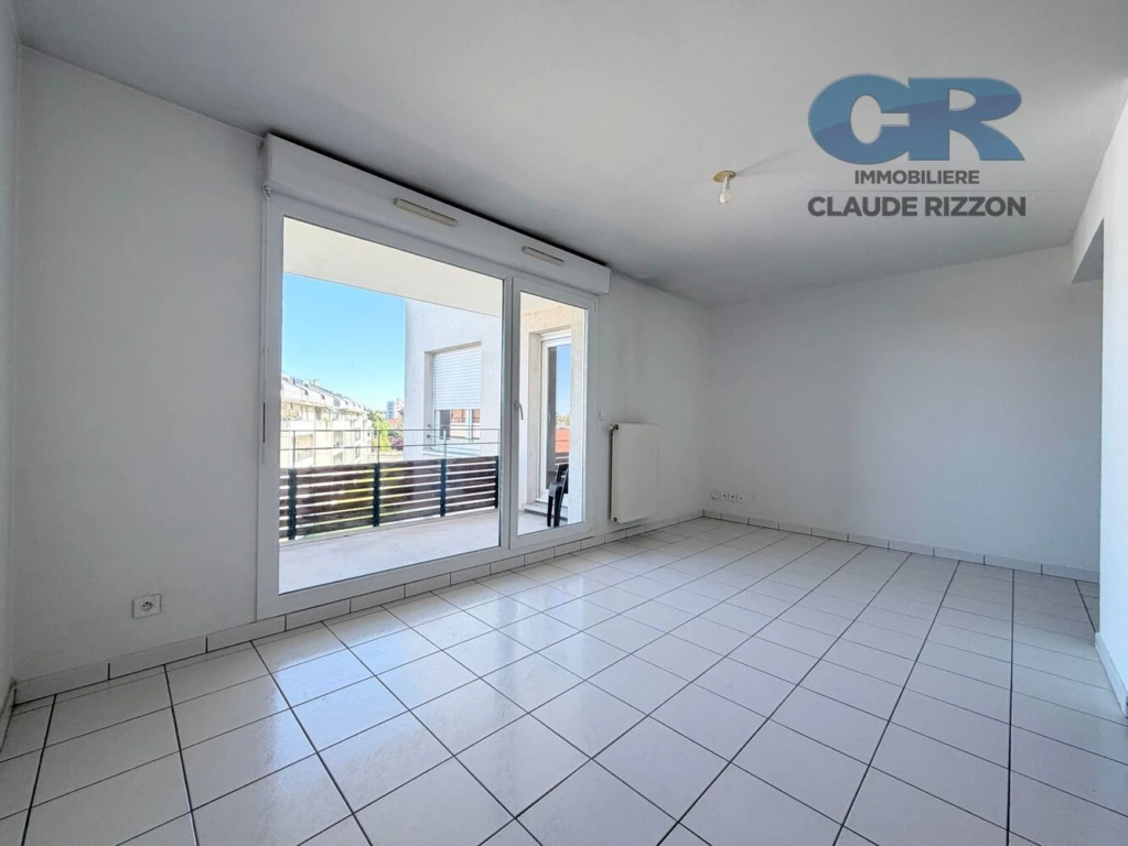 RUE DE VIC - 3 pièces à vendre 1