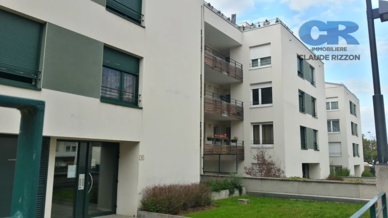 RUE DE VIC - 3 pièces à vendre 1